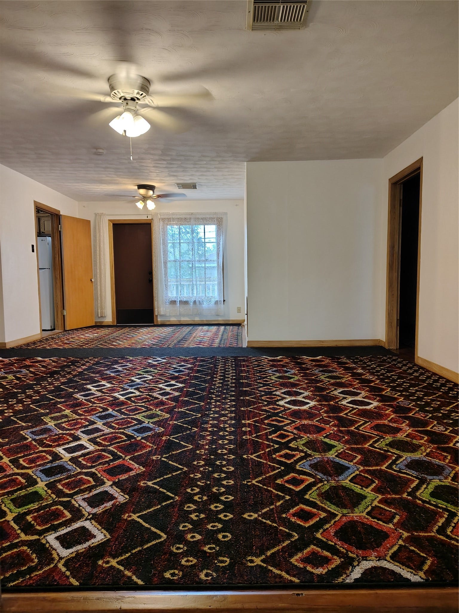 2810 N Houston Drive, La Marque, TX 77568 Large living room in the middle of the home