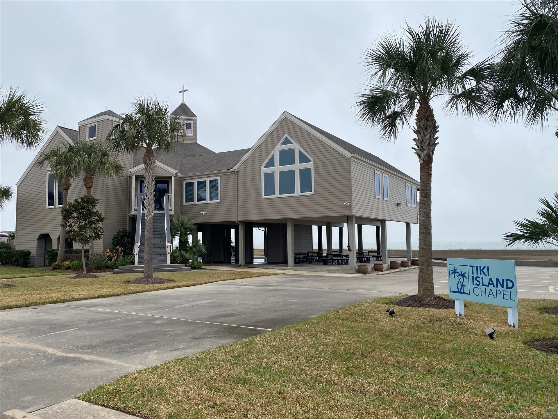 Lot 22 Tiki Drive, Tiki Island, TX 77554 Tiki Island Chapel
