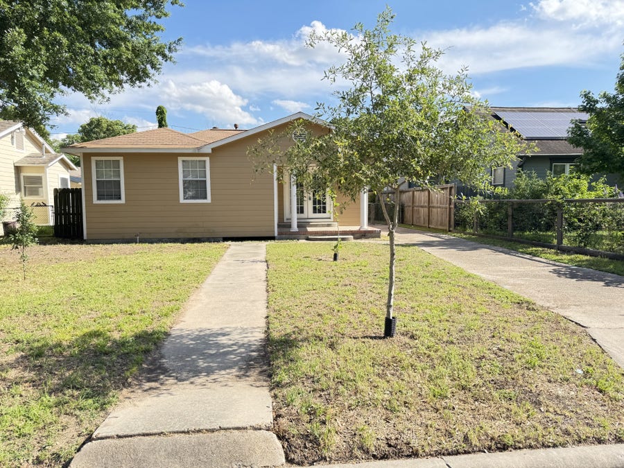 Property photo for 216 Gale Street, Houston, TX
