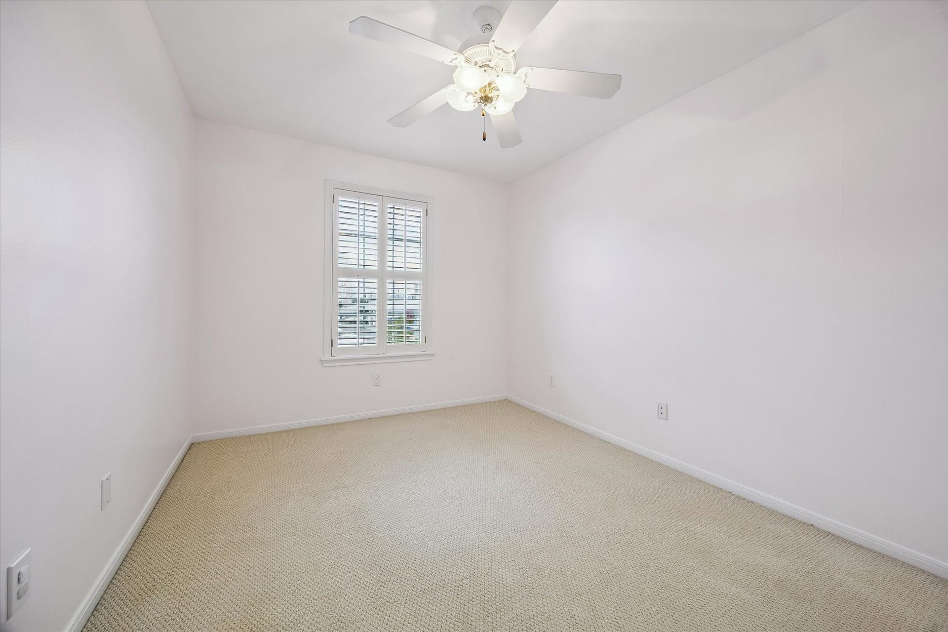 6012 Kirby Drive, West University Place, TX 77005 6012 Kirby Drive, West University Place, TX 77005
