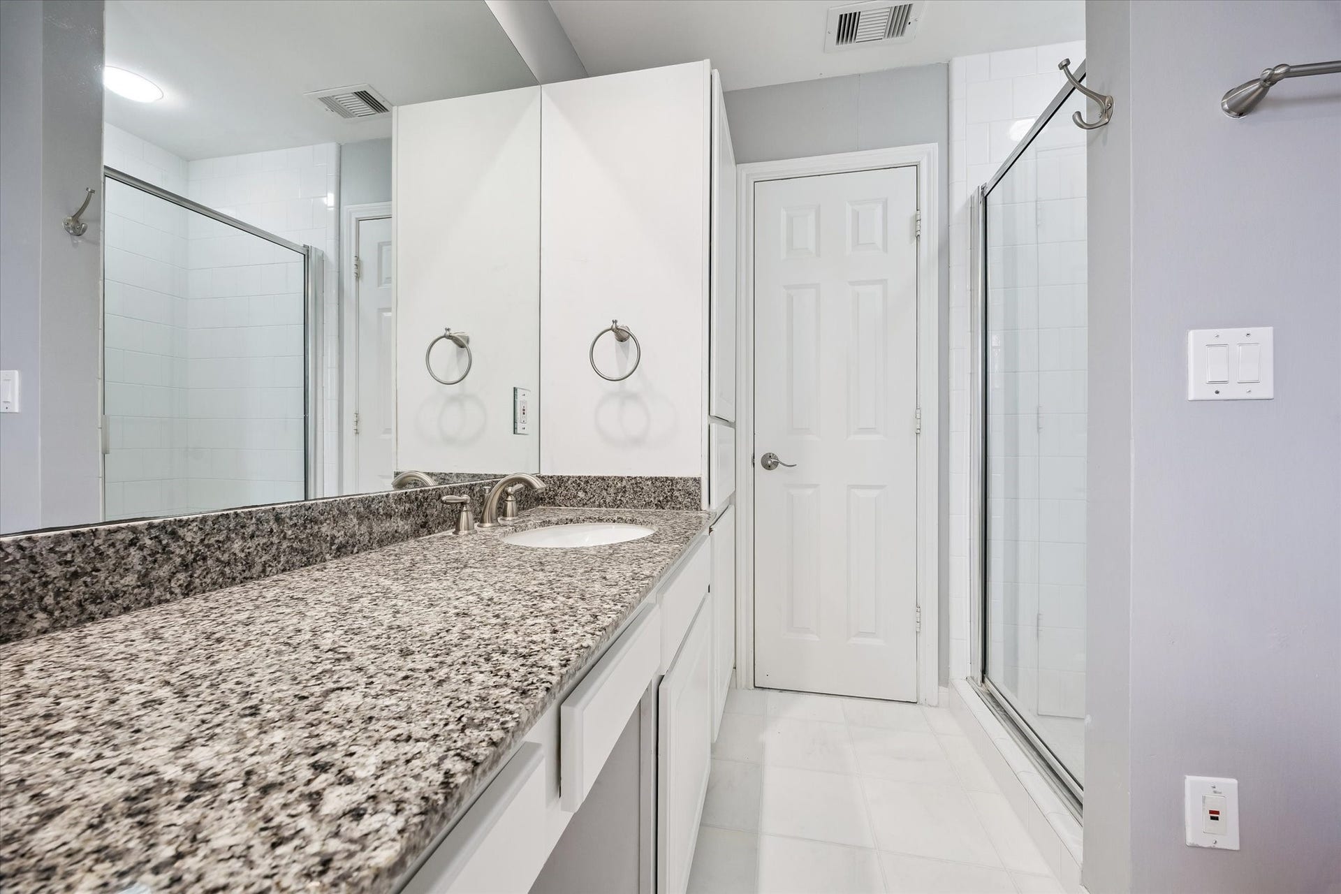 6012 Kirby Drive, West University Place, TX 77005 6012 Kirby Drive, West University Place, TX 77005