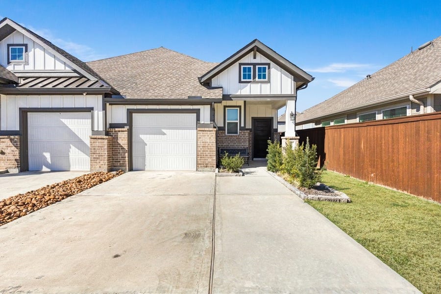 Property photo for 10122 Crescendo Way, Rosharon, TX