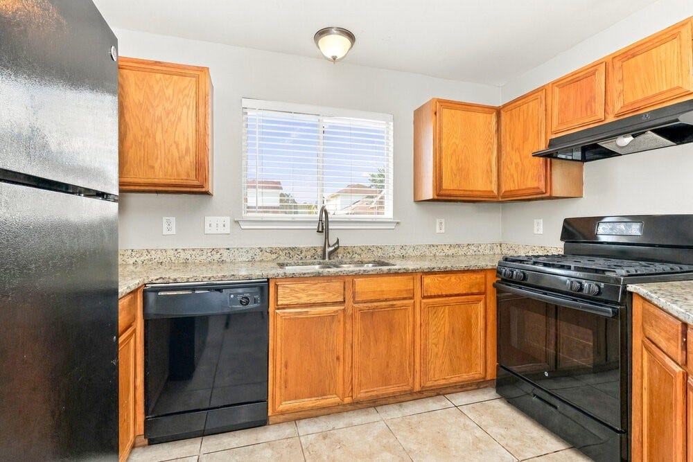 15609 Aiken Lane, Houston, TX 77032 15609 Aiken Lane, Houston, TX 77032