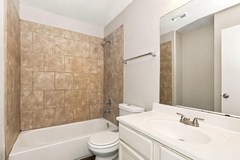 15609 Aiken Lane, Houston, TX 77032 15609 Aiken Lane, Houston, TX 77032