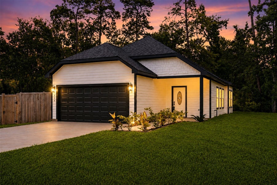 Property photo for 114 Indian Creek Street, Willis, TX