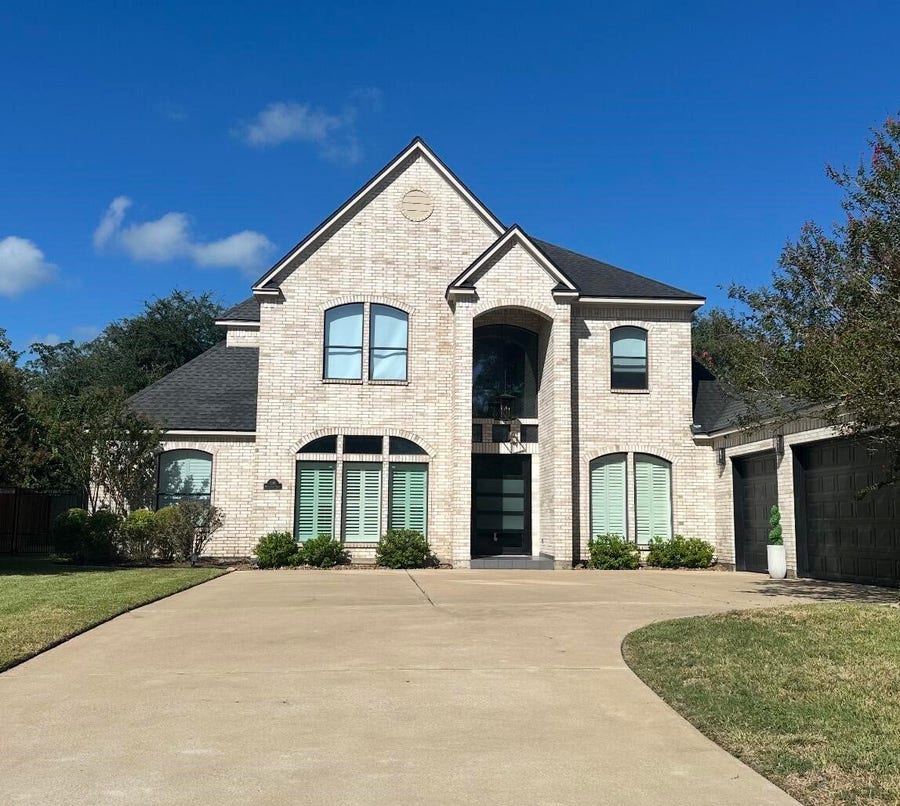 Property photo for 109 Northwood Drive, Lake Jackson, TX