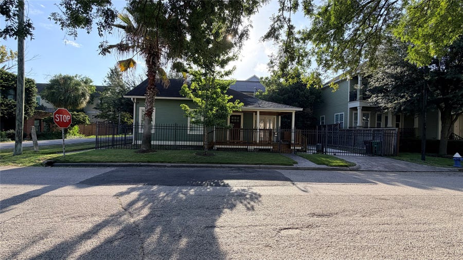 Property photo for 2626 Columbia Street, Houston, TX