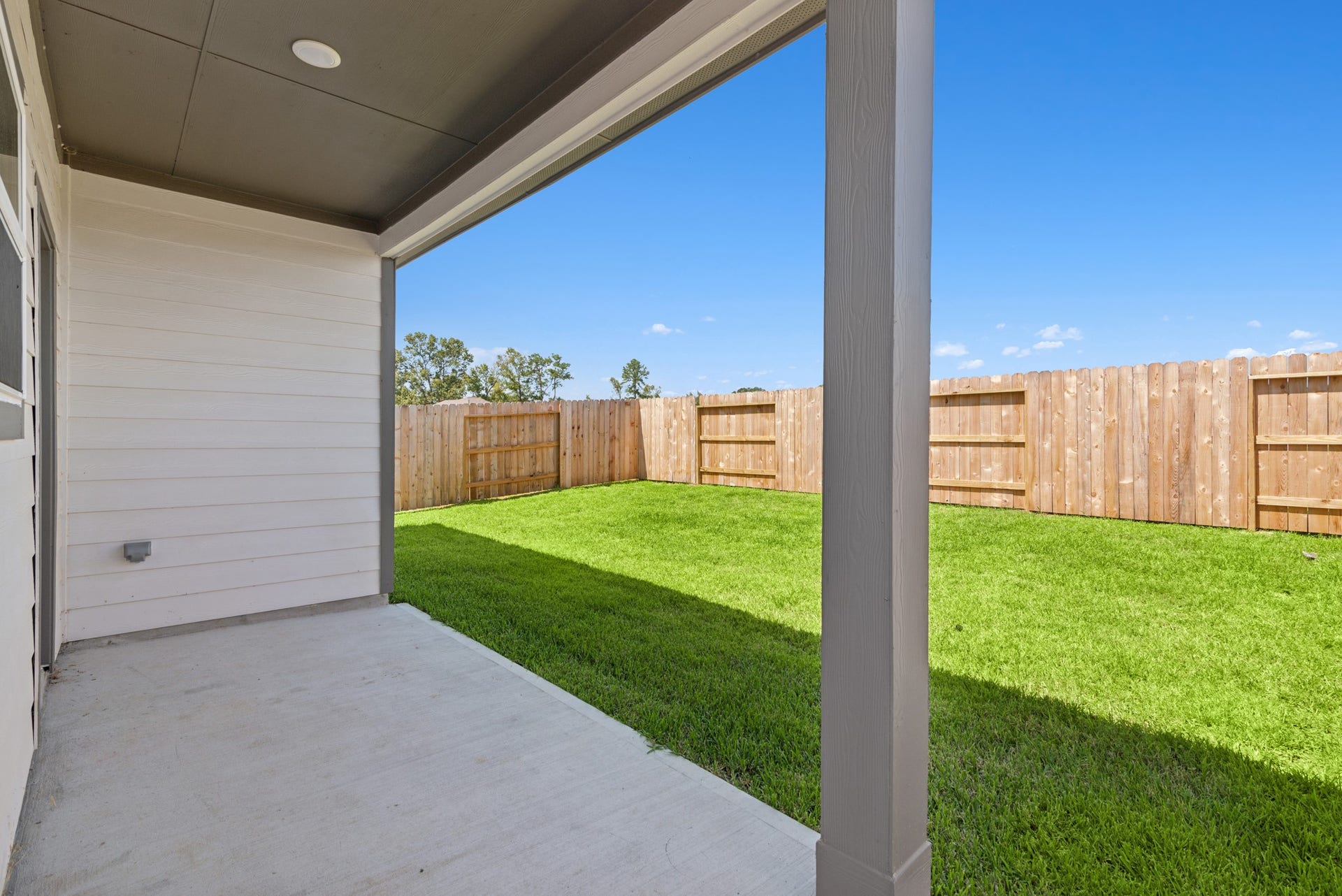 39515 Yellow Heron Way, Magnolia, TX 77534 Sample floor plan image for illustration; upgrades, options, and colors may vary.