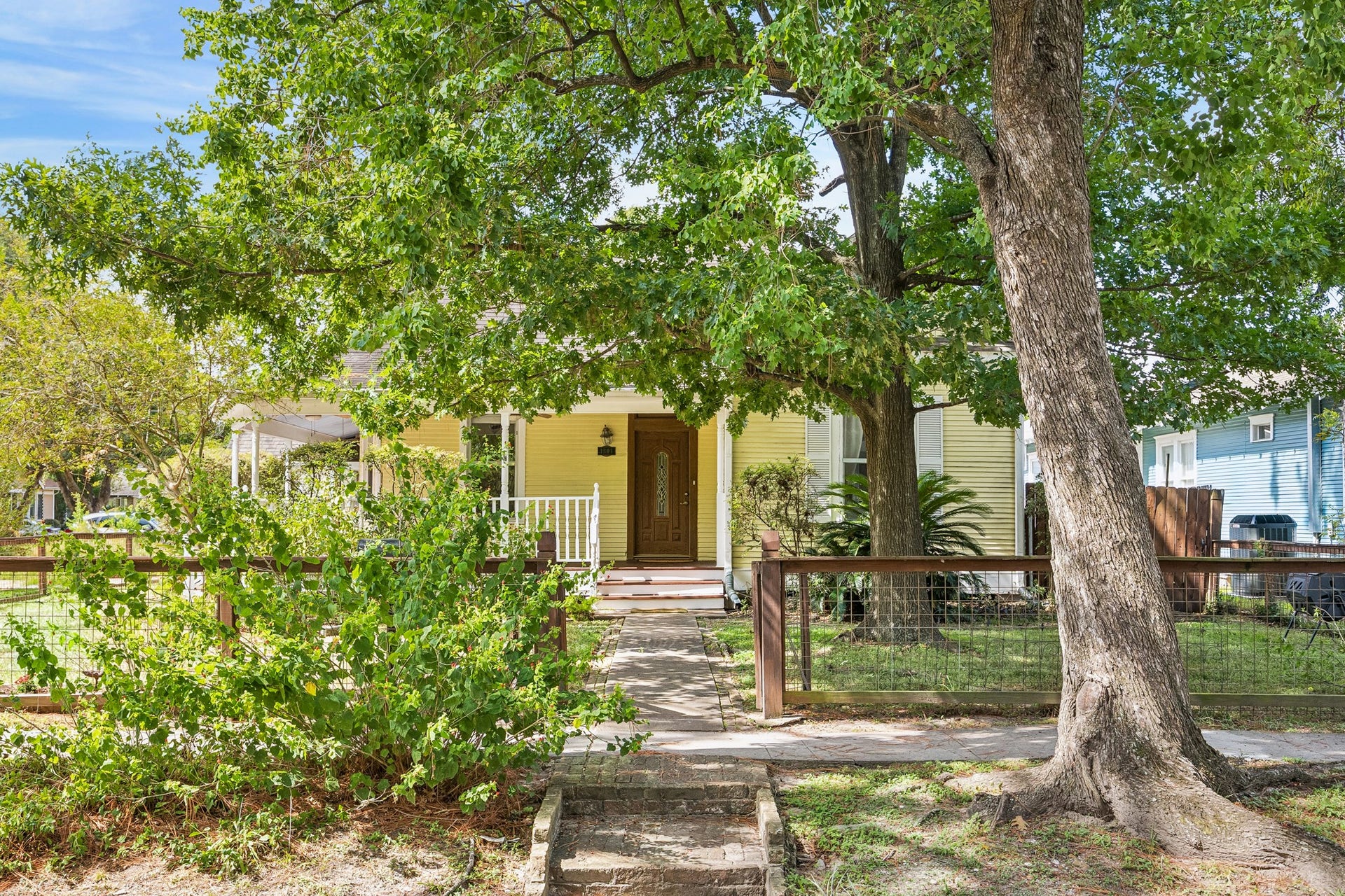 1301 Rutland Street, Houston, TX 77008 1301 Rutland Street, Houston, TX 77008