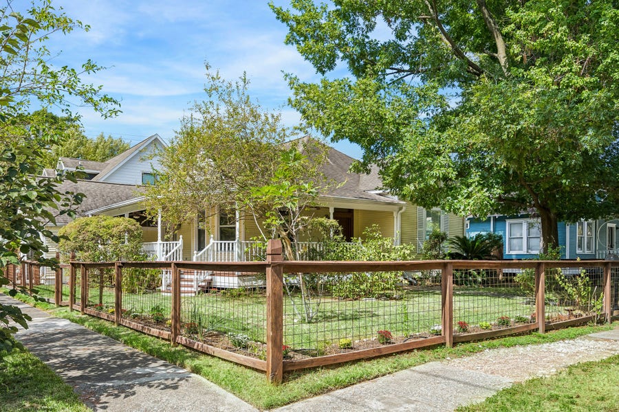 Property photo for 1301 Rutland Street, Houston, TX