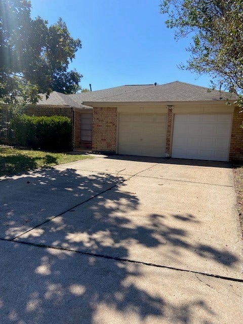 4323 Stonehenge Trail, Houston, TX 77066