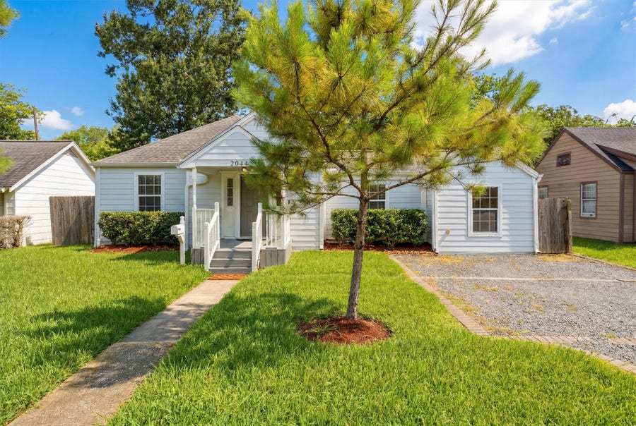 Property photo for 2044 Des Jardines Street, Houston, TX