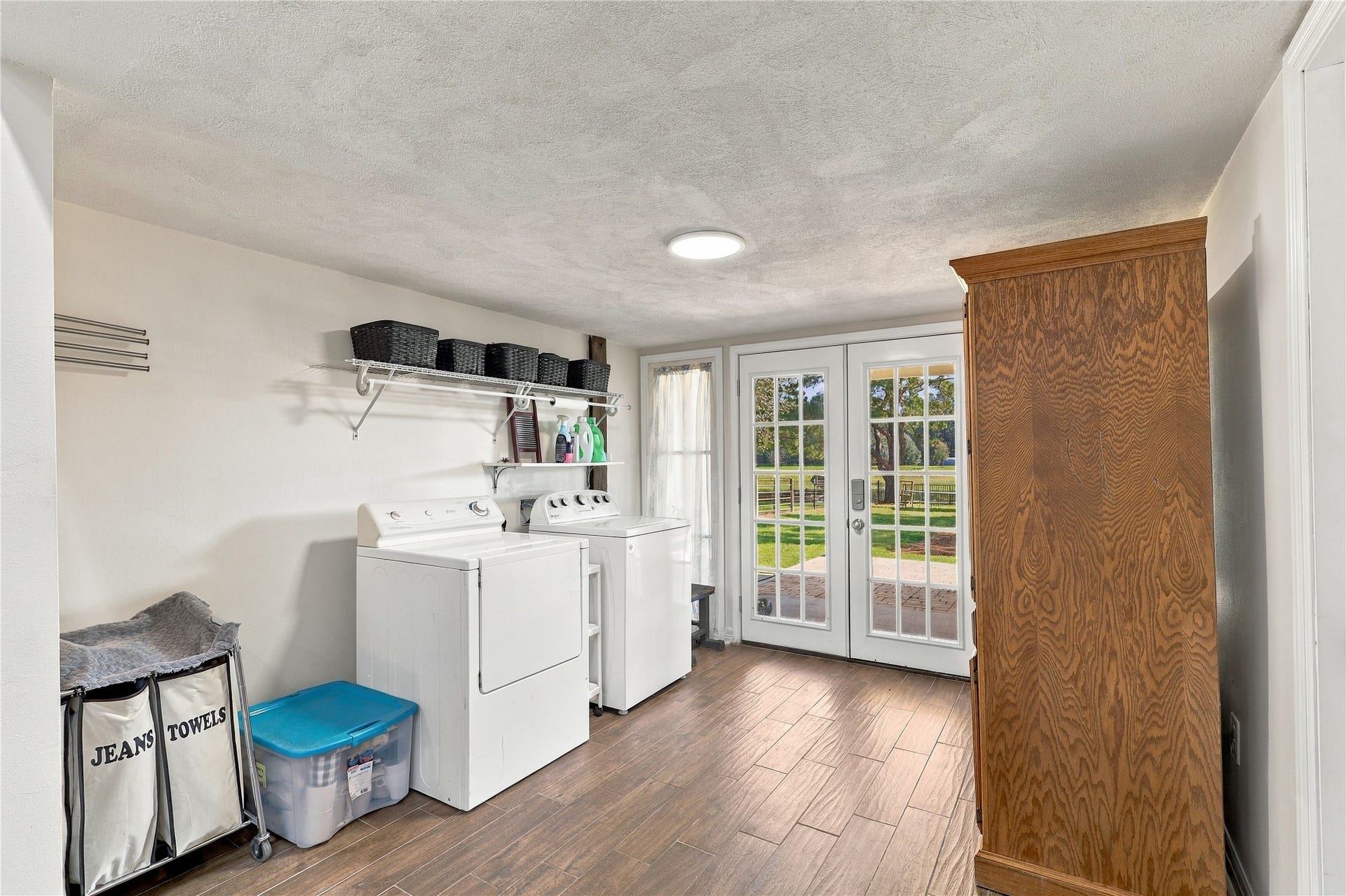 9879 Stone Ranch Boulevard, Montgomery, TX 77316 Laundry Room Guest House
