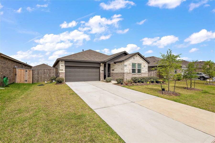 Property photo for 3414 Eden Valley Lane, Rosenberg, TX