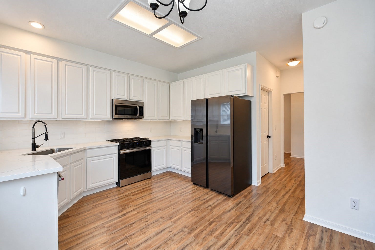 2922 Veva Drive, Pearland, TX 77584