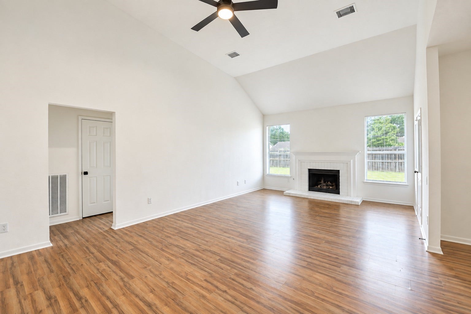 2922 Veva Drive, Pearland, TX 77584