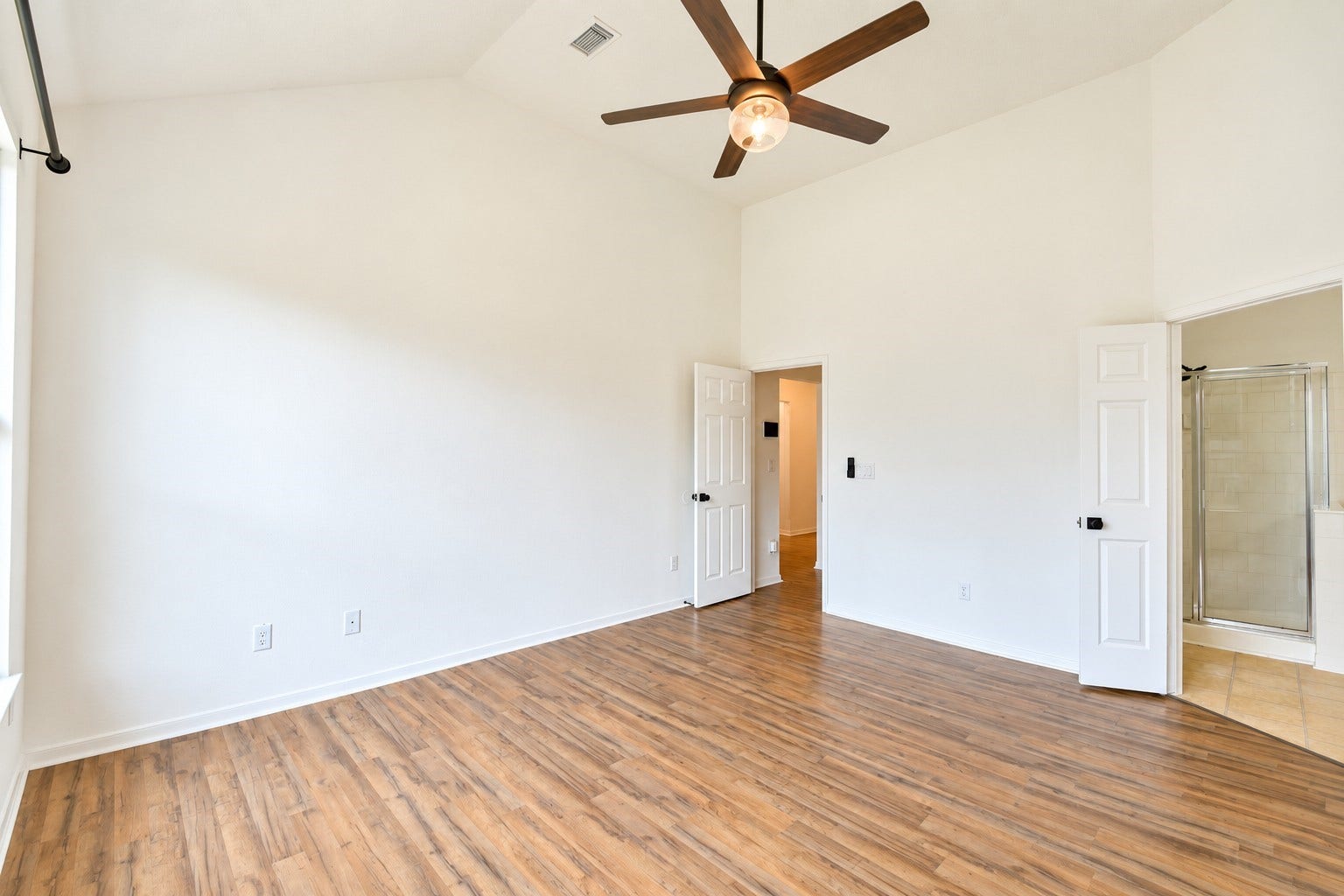 2922 Veva Drive, Pearland, TX 77584