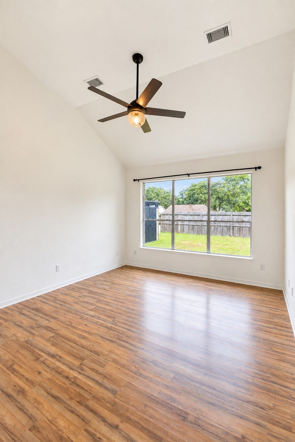 2922 Veva Drive, Pearland, TX 77584