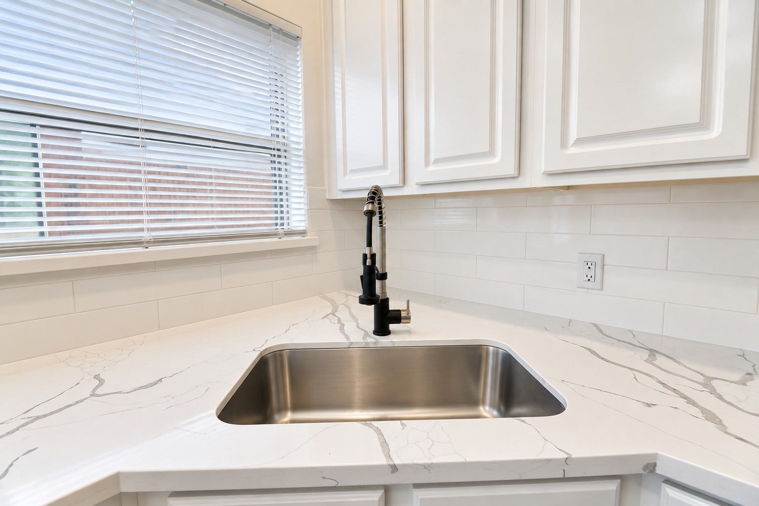 2922 Veva Drive, Pearland, TX 77584