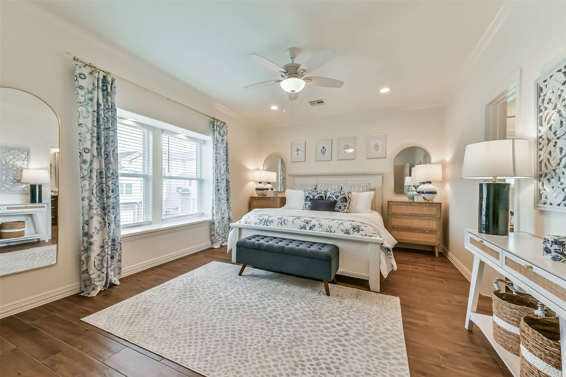 429 Jeanie Lynne Circle, Tiki Island, TX 77554 Comfortable guest accommodations with private bath access.