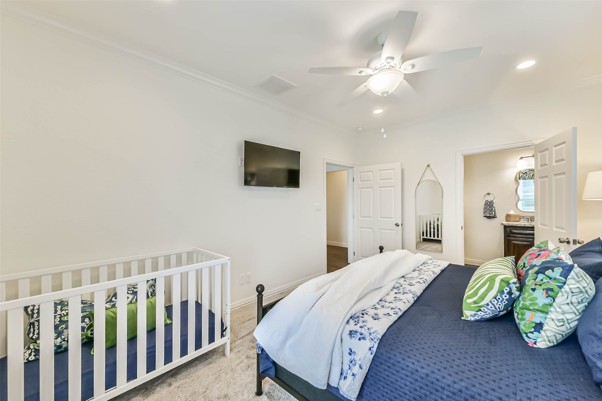 429 Jeanie Lynne Circle, Tiki Island, TX 77554 Large room provides versatility for use as a guest bedroom, nursery, or additional sleeping area.