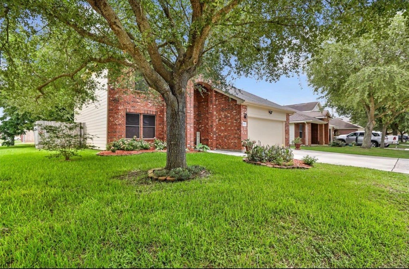 8038 Echinacea Drive, Baytown, TX 77521