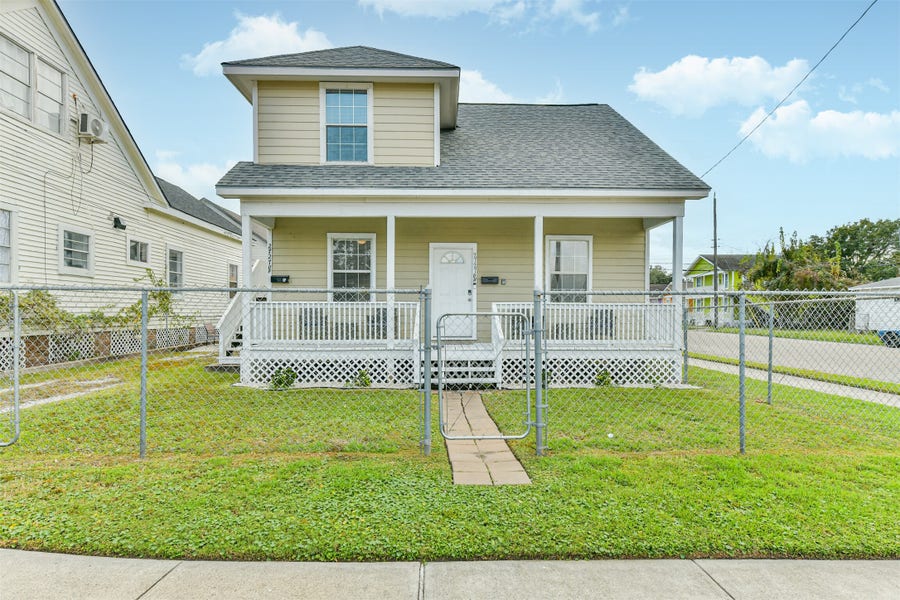 Property photo for 2727 Avenue K, Galveston, TX