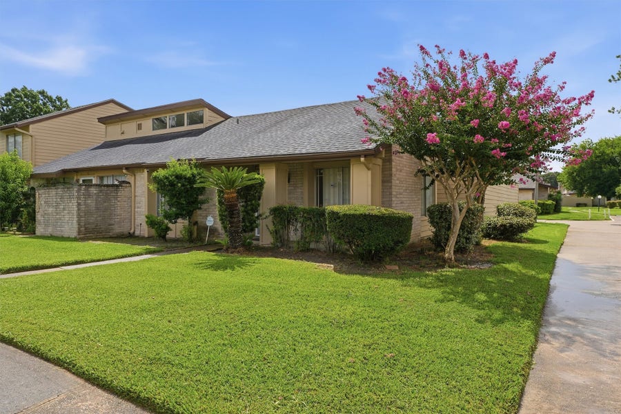 Property photo for 10331 Huntington Place Drive, #331, Houston, TX