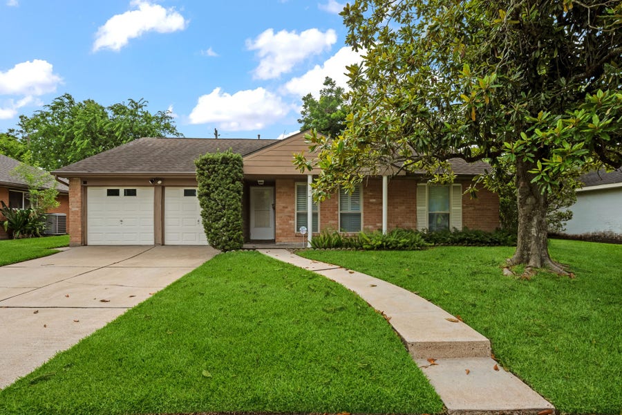 Property photo for 7103 Pella Drive, Houston, TX