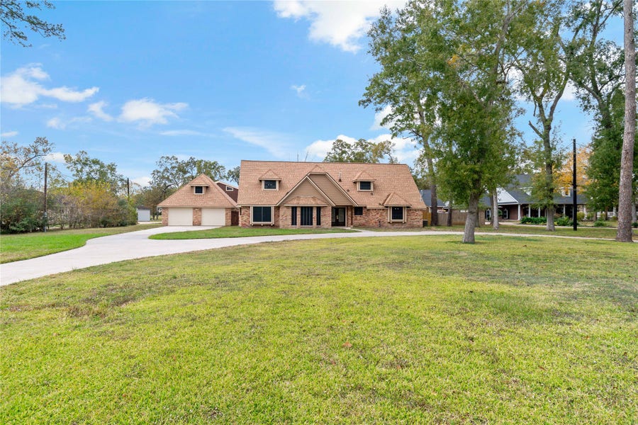 Property photo for 2404 Taylor Lane, Pearland, TX
