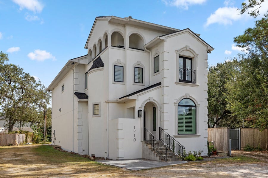 Property photo for 1210 Parkerhaven Court, Houston, TX