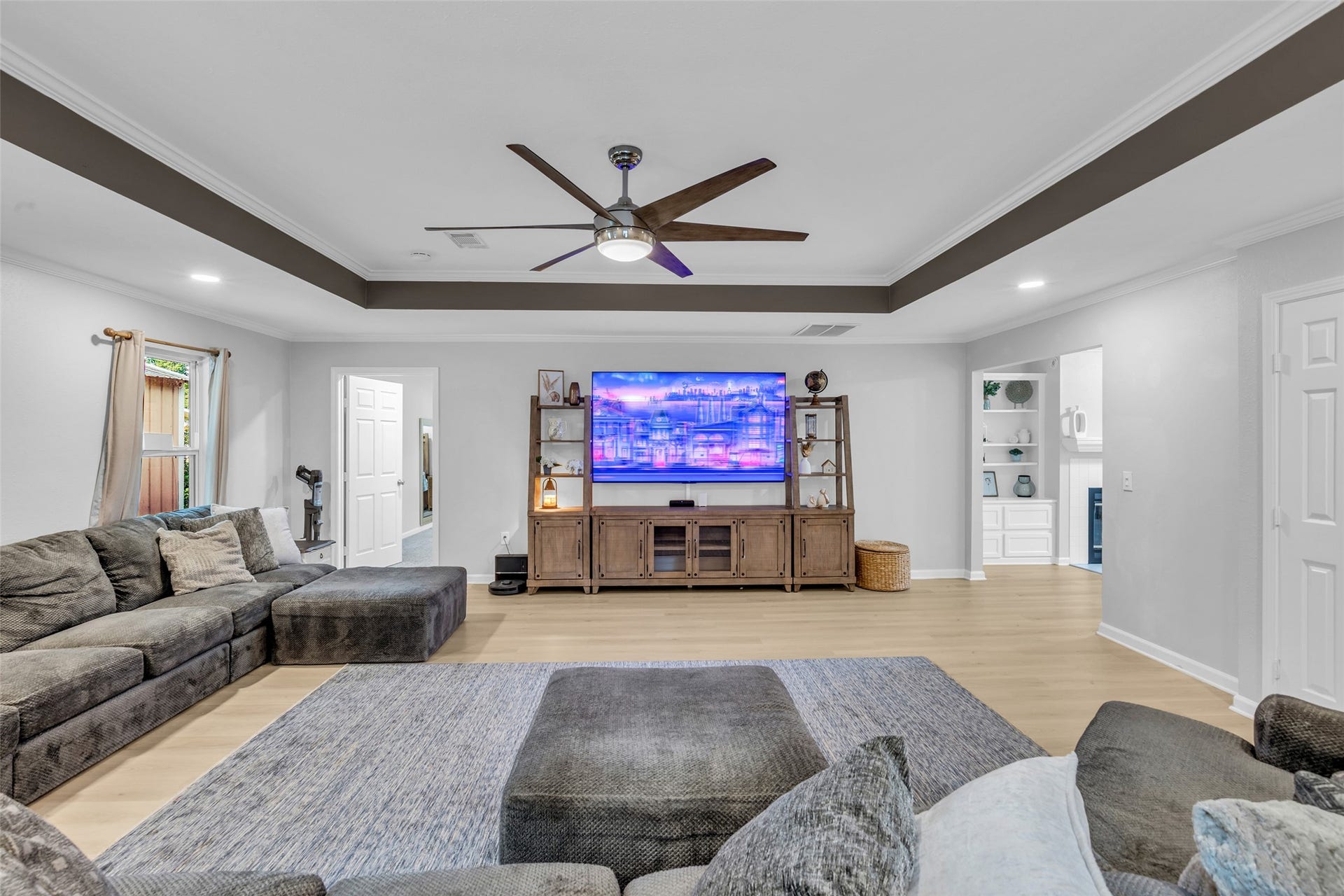 15437 McRae Lake, Conroe, TX 77303