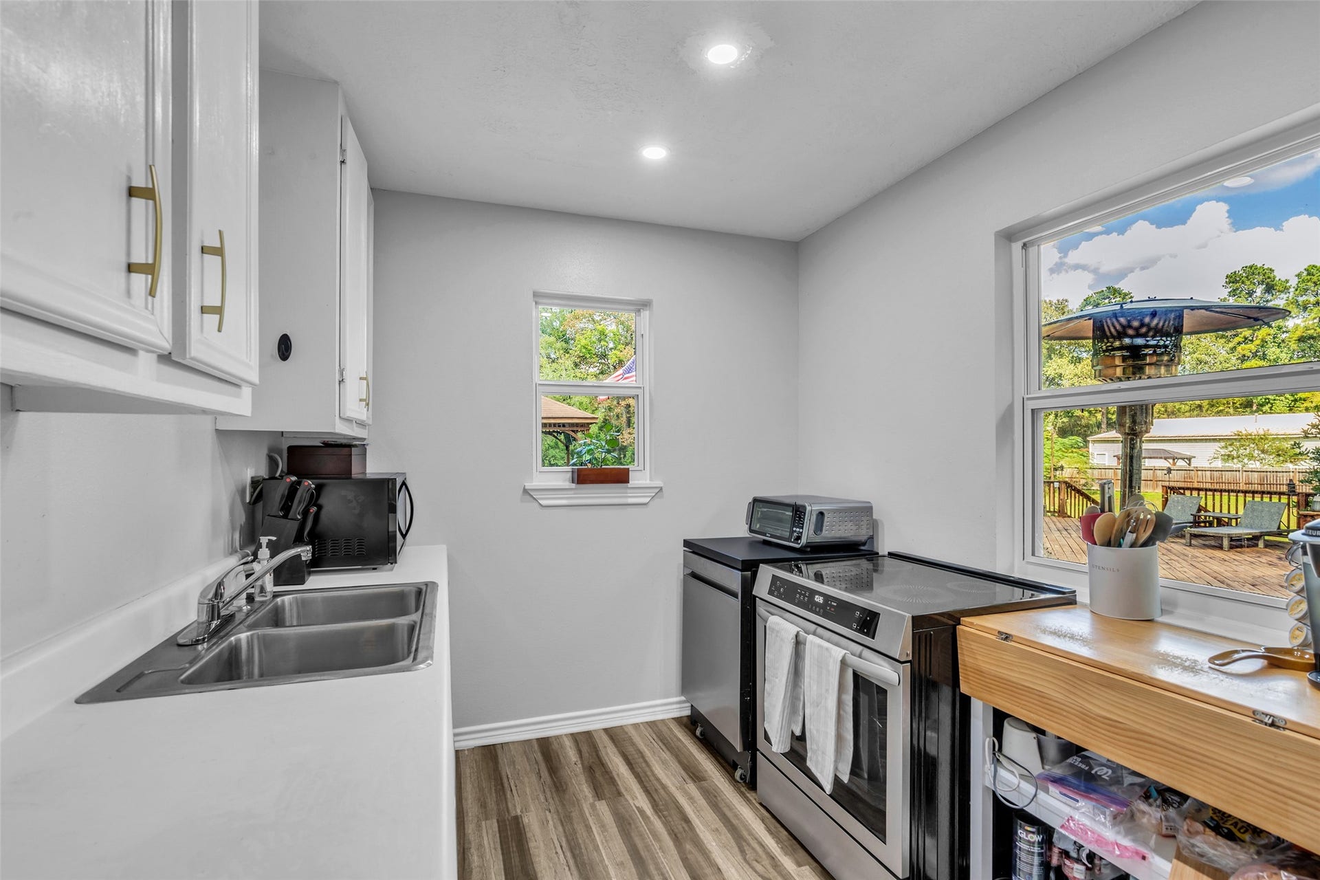 Even has its own full kitchen