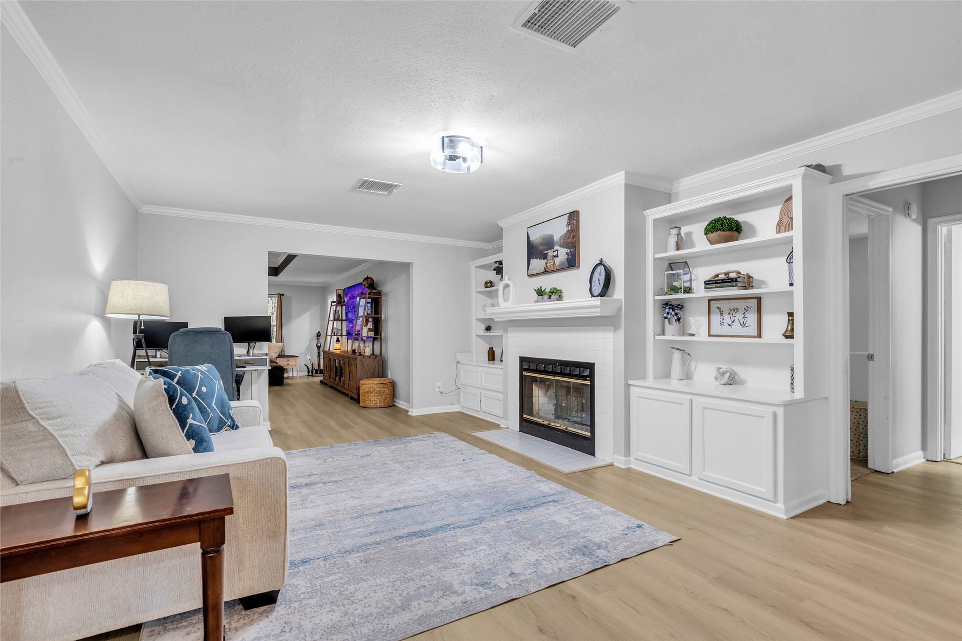 15437 McRae Lake, Conroe, TX 77303
