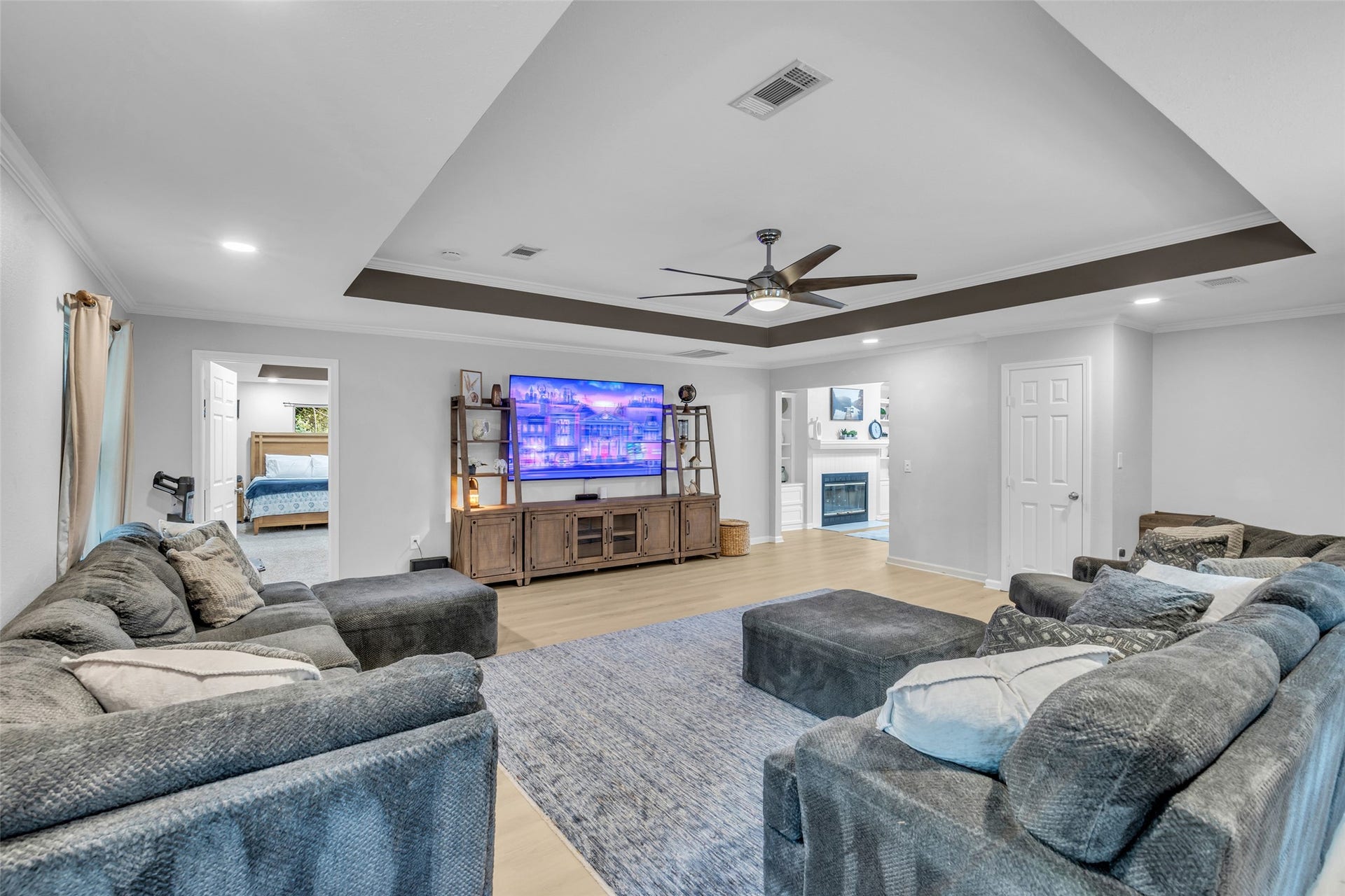 15437 McRae Lake, Conroe, TX 77303