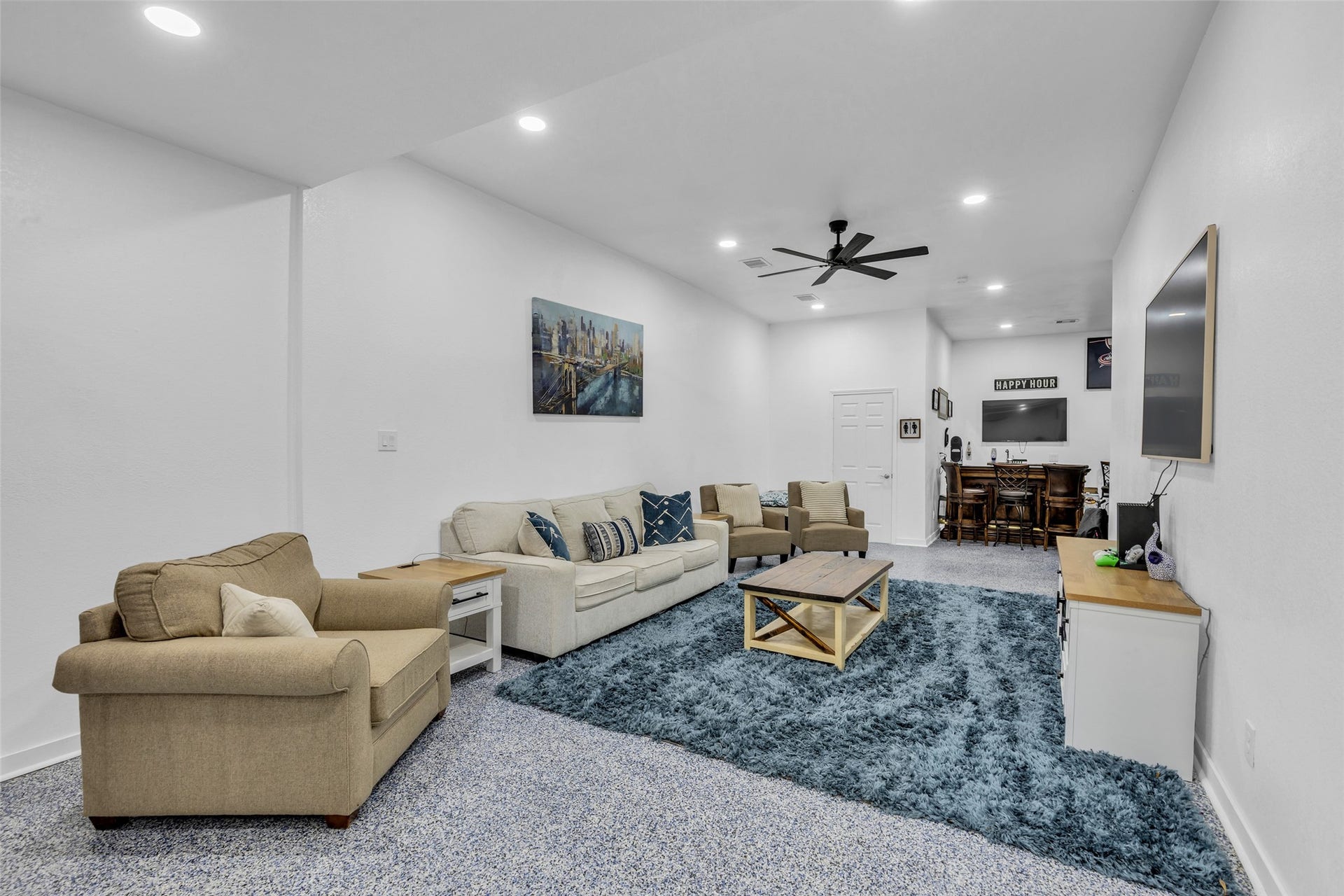Sitting area to entertain