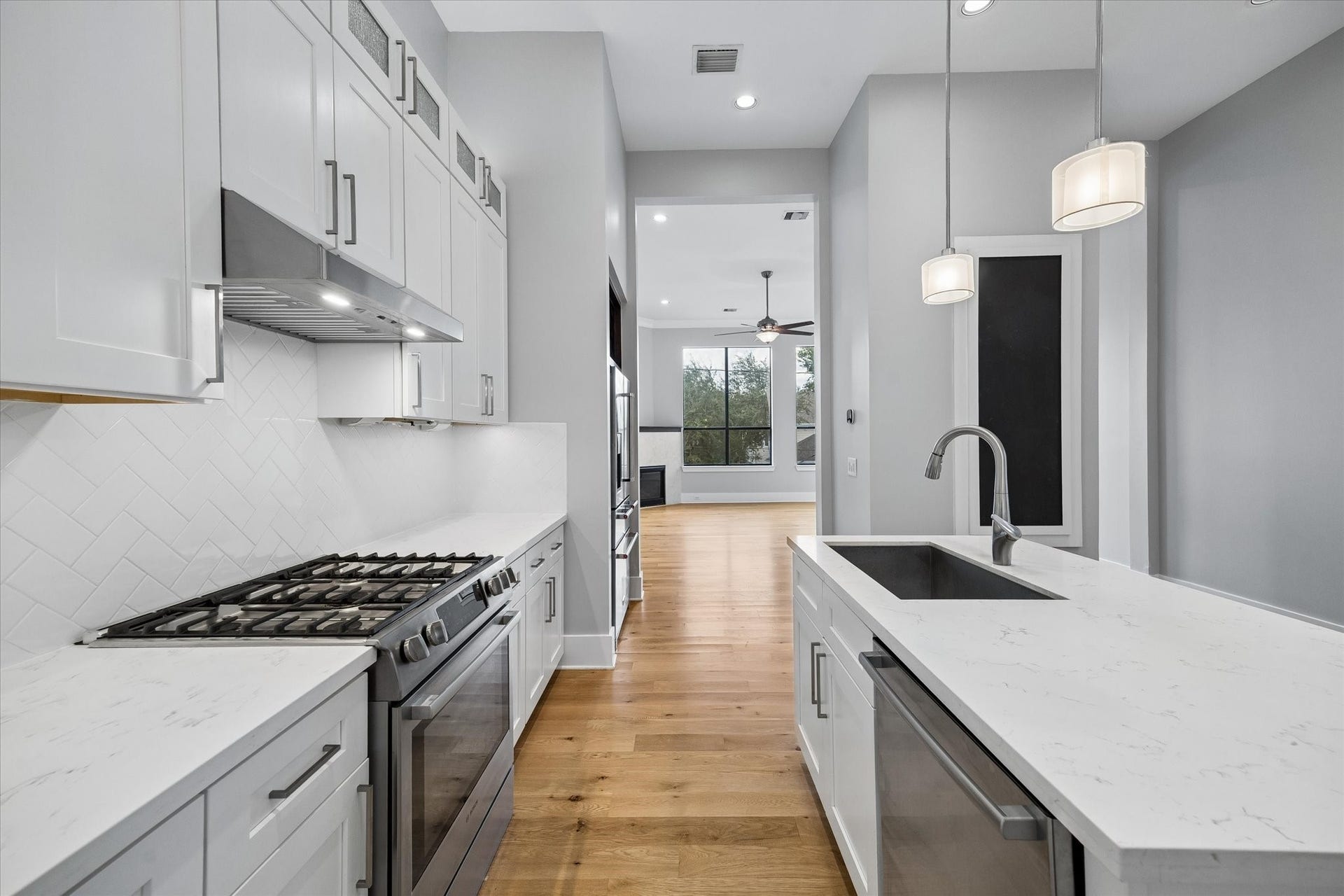 839 W 19th Street, Houston, TX 77008 839 W 19th Street, Houston, TX 77008