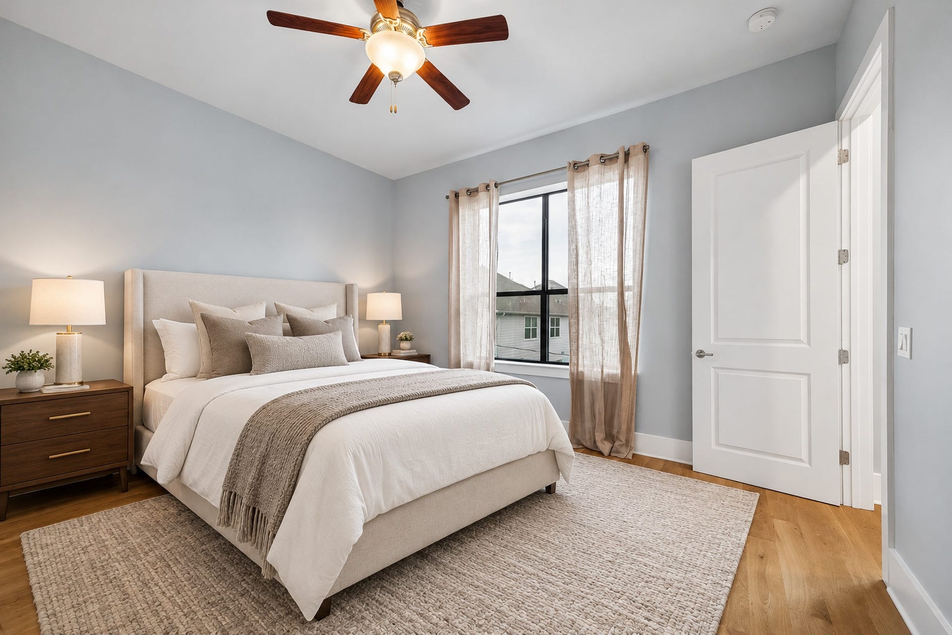 839 W 19th Street, Houston, TX 77008 3rd Floor Secondary Bedroom - Virtually Staged