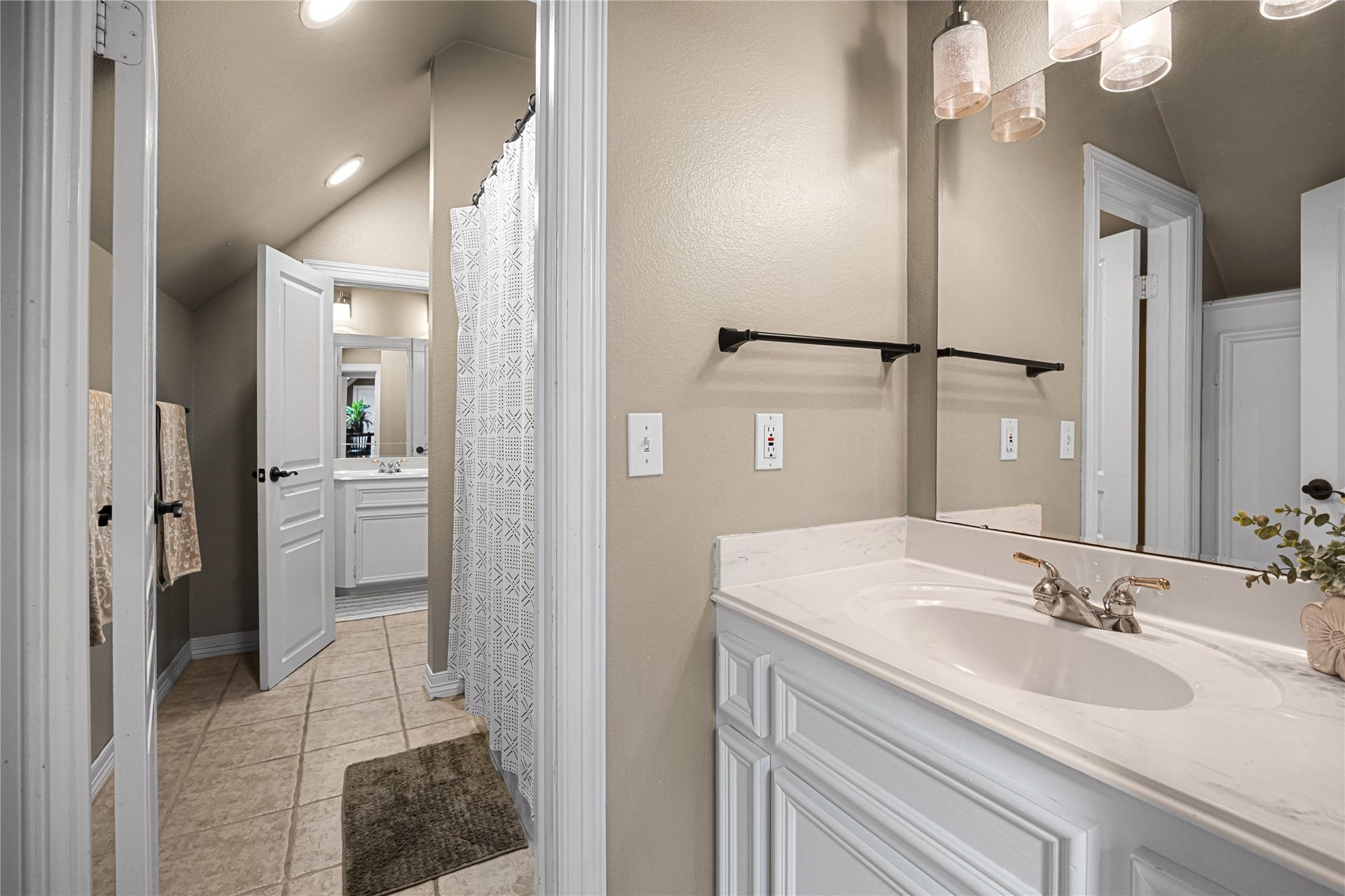 27511 Fairway Oaks Drive, Huffman, TX 77336