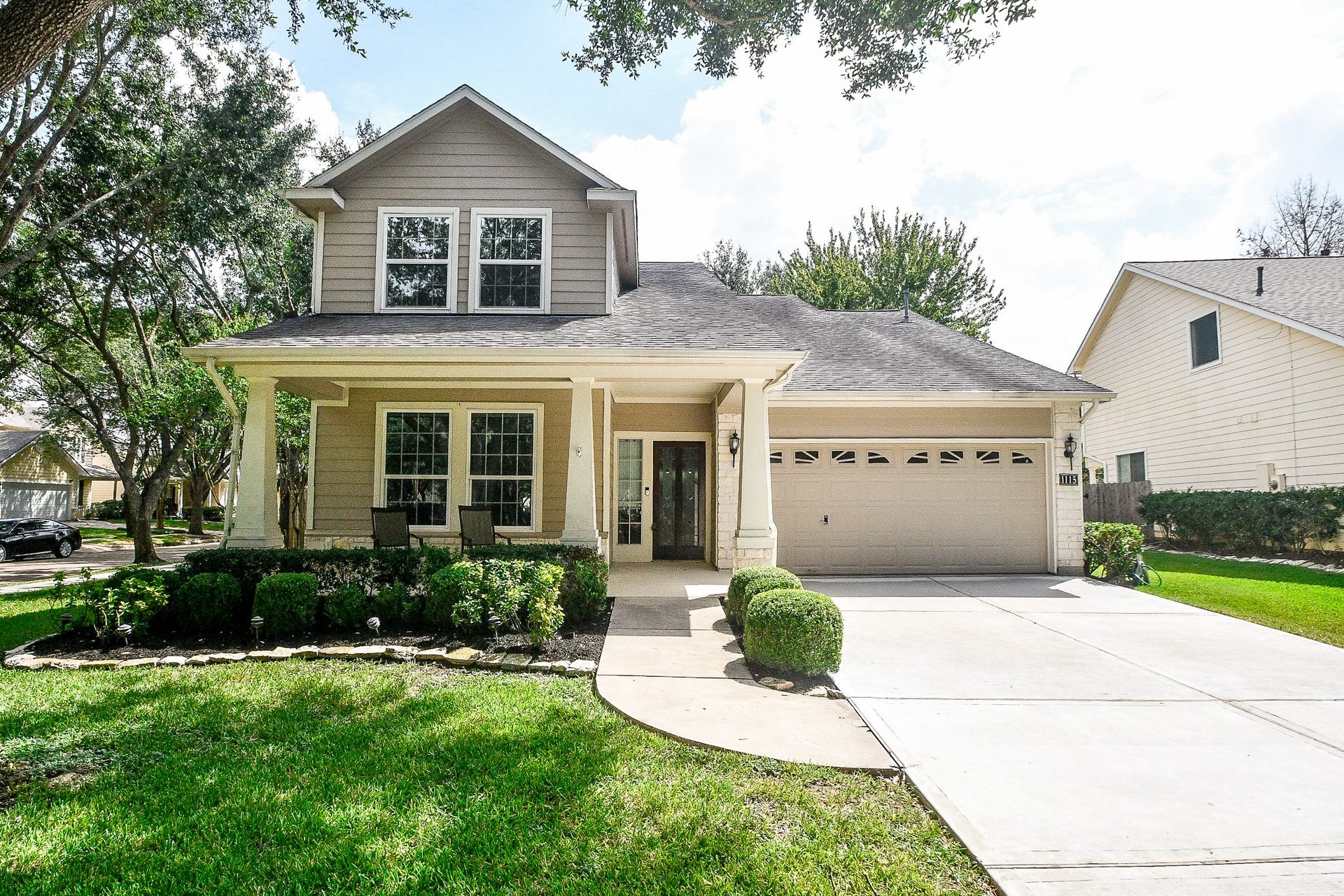 1115 Autumn Green Drive, Missouri City, TX 77459 Welcome home! Recently landscaped & helped with its own sprinkler system, this house has so many upgrades