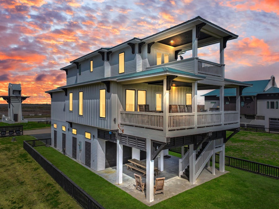 Property photo for 402 Seagrass, Gilchrist, TX