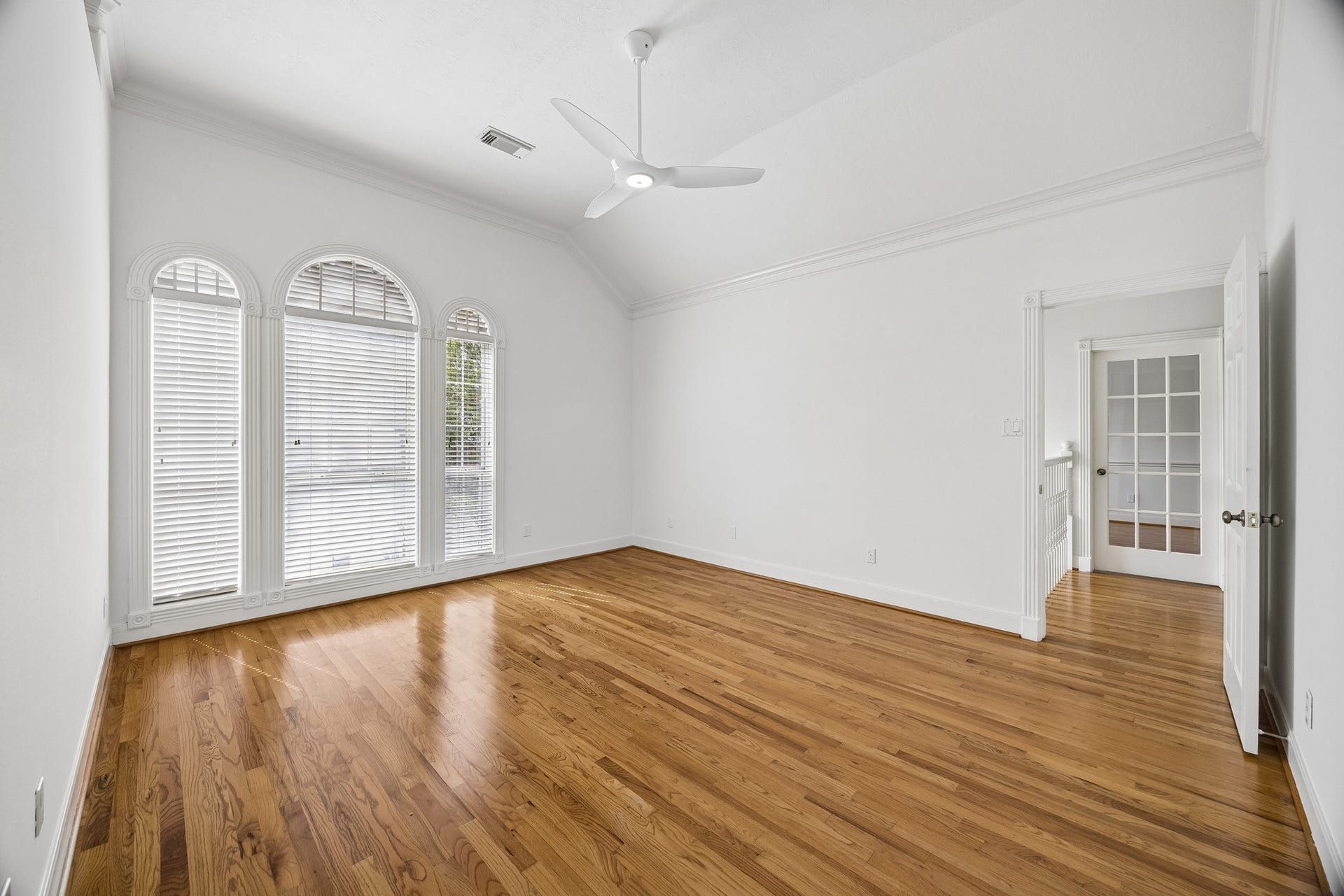 725 E 13th 1/2 Street, Houston, TX 77008