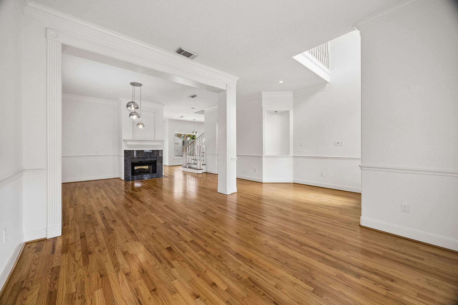 725 E 13th 1/2 Street, Houston, TX 77008