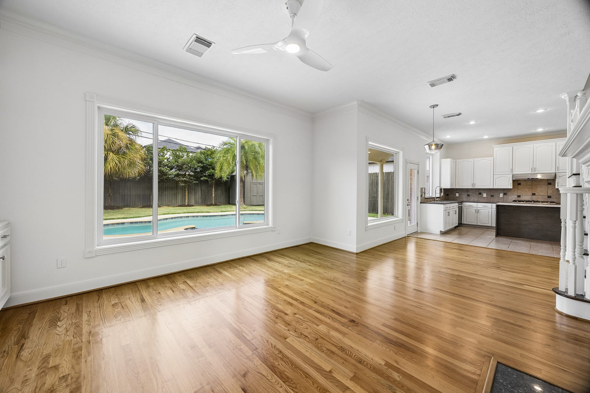 725 E 13th 1/2 Street, Houston, TX 77008