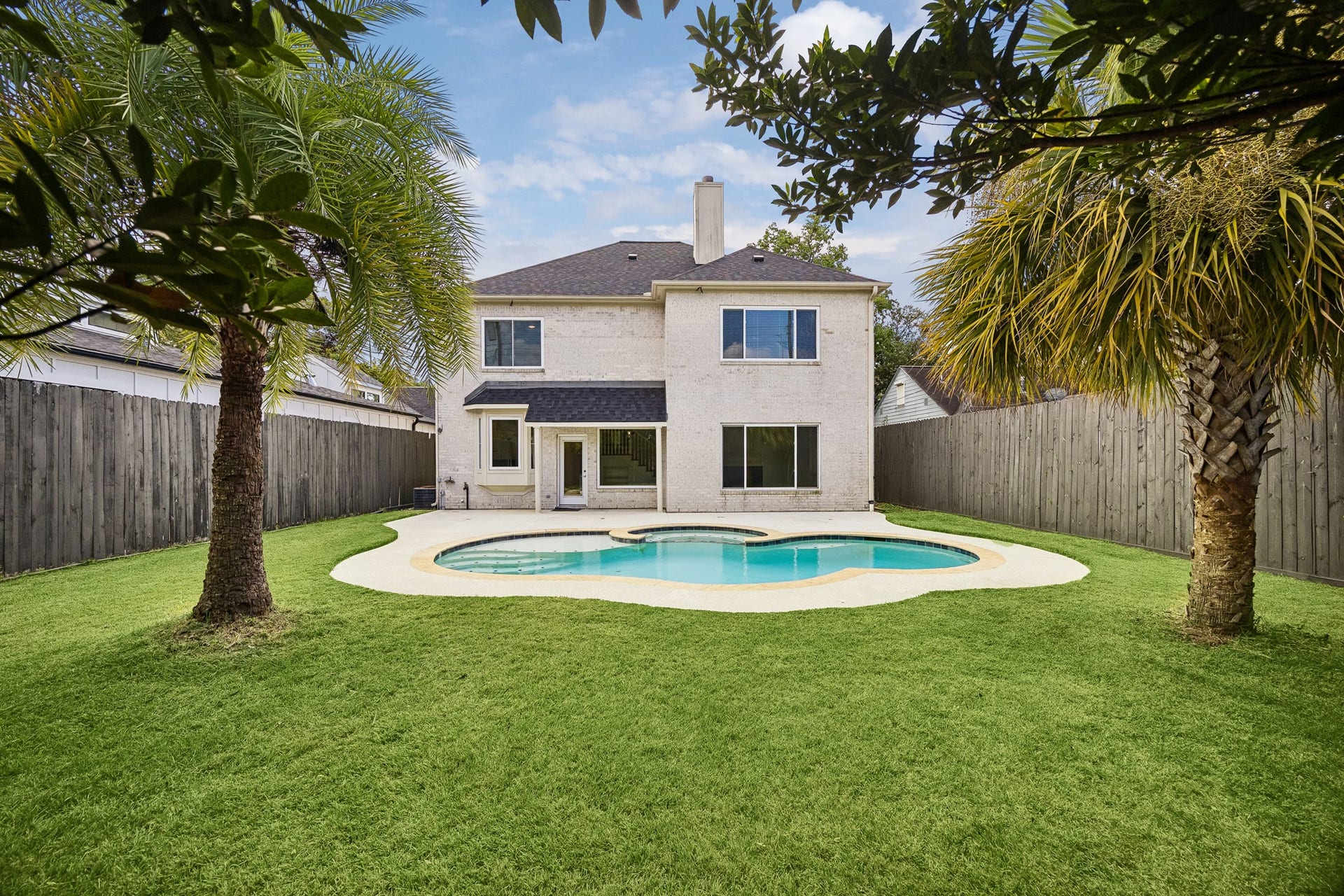 725 E 13th 1/2 Street, Houston, TX 77008