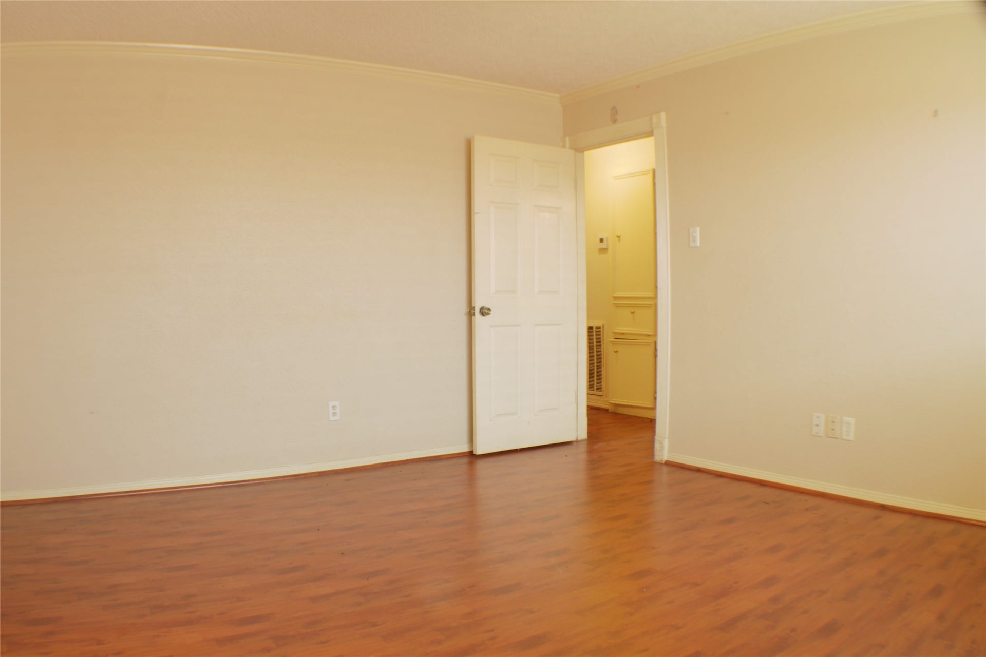 1846 Westwood Drive, Stafford, TX 77477