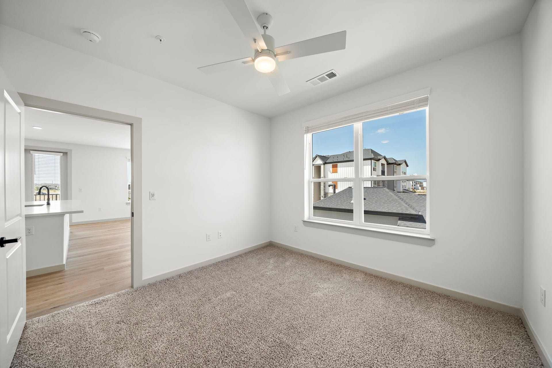 VACANT UNIT DSHOWN - LAYOUT MAY DIFFER