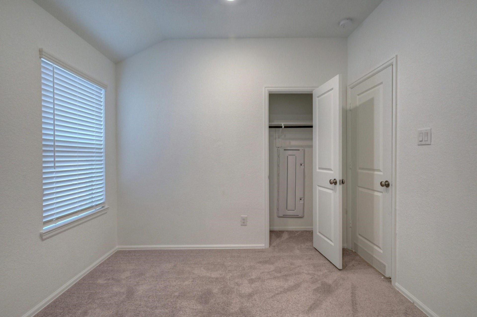 14202 Padova Creek Court, Fresno, TX 77583
