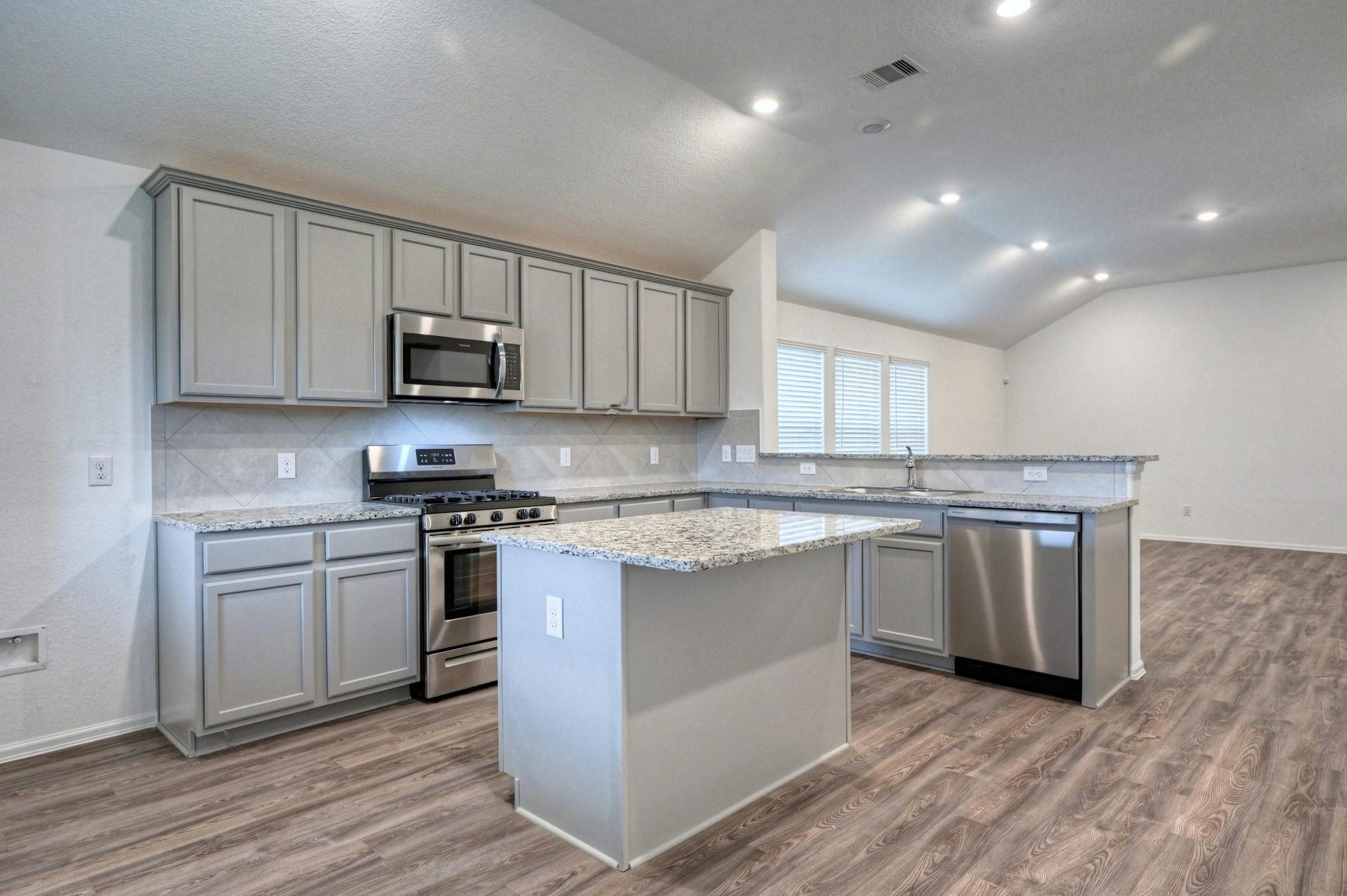 14202 Padova Creek Court, Fresno, TX 77583
