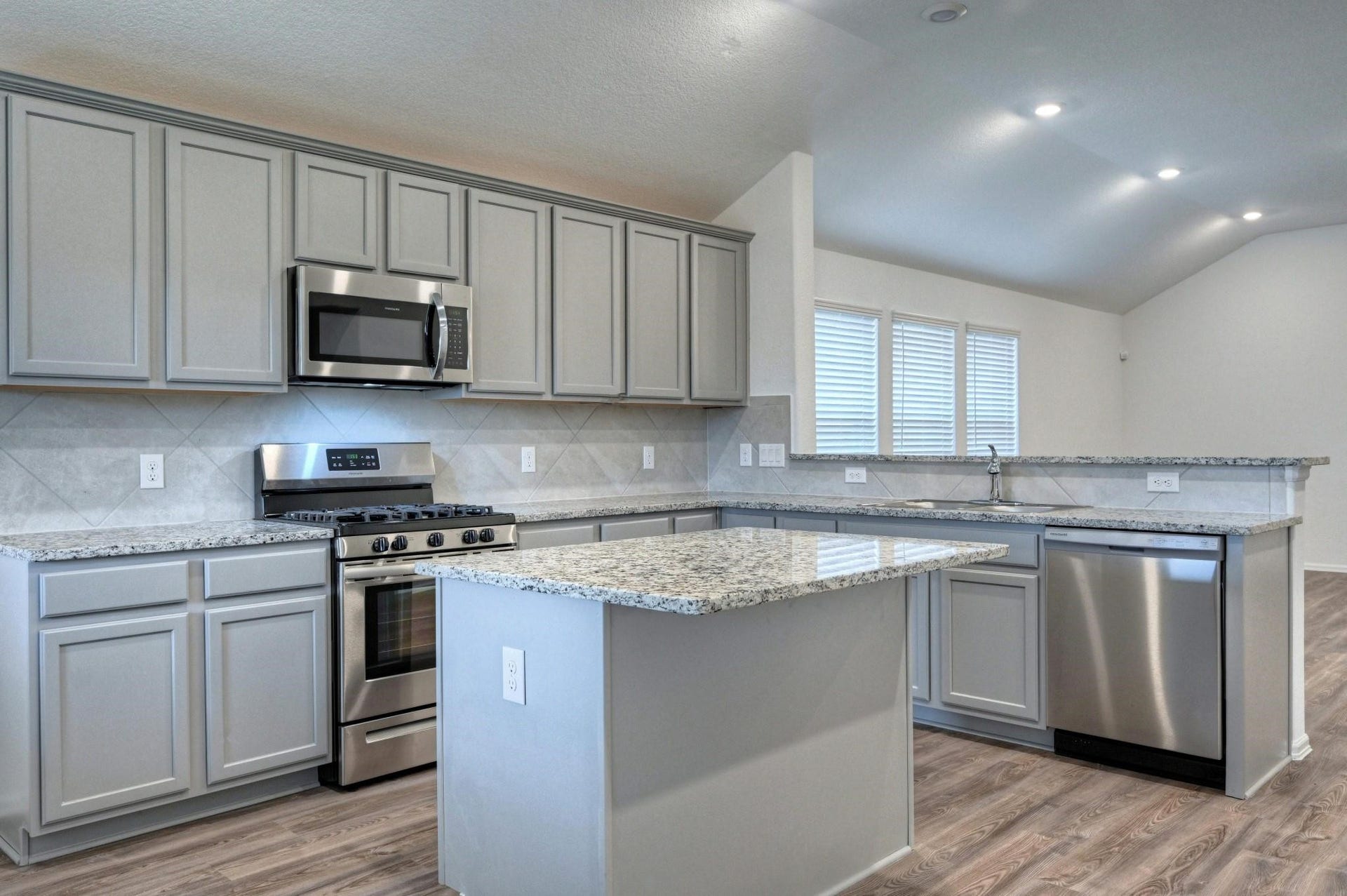 14202 Padova Creek Court, Fresno, TX 77583